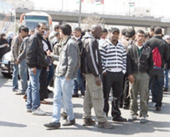 اعتصام لطلبة الهاشمية احتجاجاً على أجور المواصلات