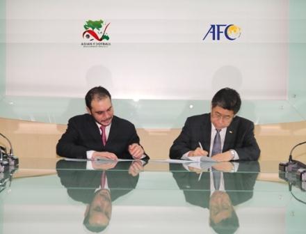 الأمير علي يوقع اتفاقية تعاون لتطوير كرة القدم في القارة الآسيوية