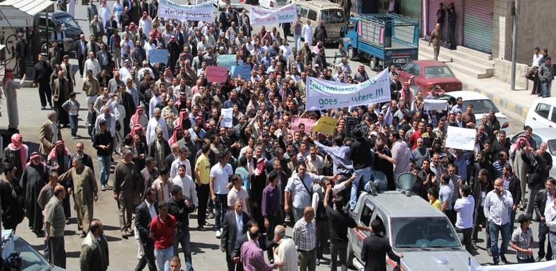مسيرة الطفيلة : ١٩٨٩ زيد الرفاعي  ..٢٠١١ سمير الرفاعي  .. لن يحكمونا بعد اليوم (فيديو و صور)
