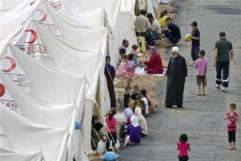 صحفي اسرائيلي  يلتقي لاجئين سوريين شمال الاردن