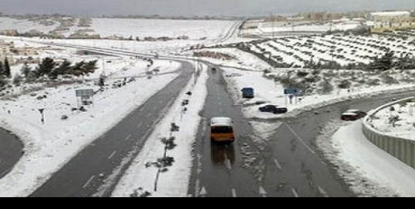 تحويل مسار خط عمان  اربد إثر تراكم الثلوج