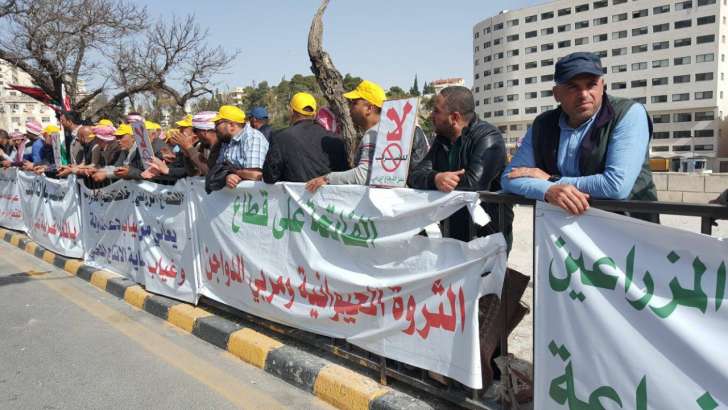 المزارعون الاردنيون يبحثون التصعيد بعد لقاء الحكومة الثلاثاء.. وفعالية نوعية امام النواب اليوم