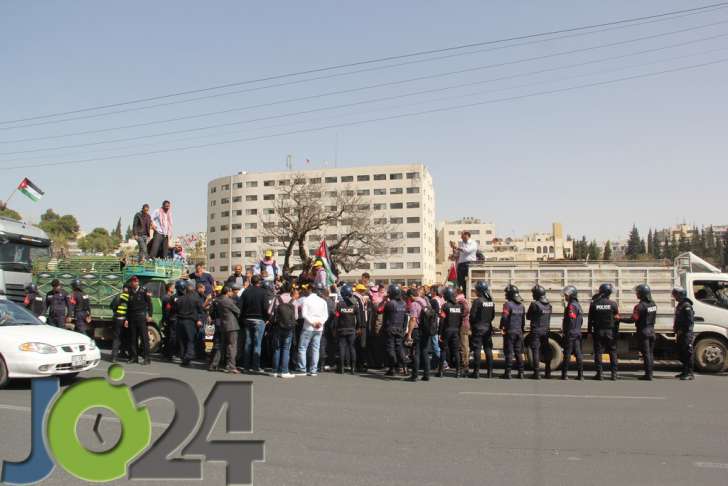 المزارعون ينسحبون من لقاء الحكومة ويعلنون التصعيد بعد فشل الاجتماع