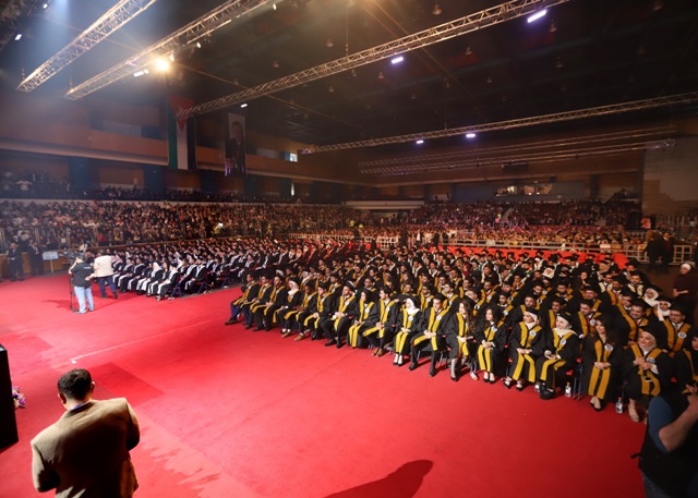 جامعة عمان الاهلية تحتفل بتخريج طلبة الفصل الاول من الفوج الخامس والعشرين من طلبتها