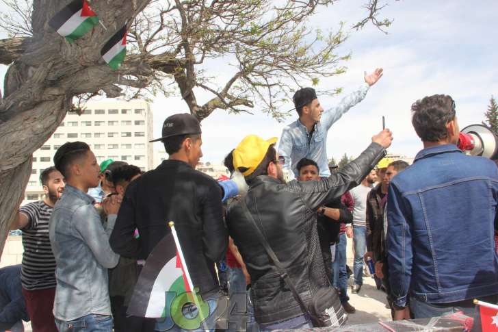 تعليق اعتصام المزارعين بكفالة العين مروان الحمود.. واقتراح فرض ضريبة على الدجاج المجمد