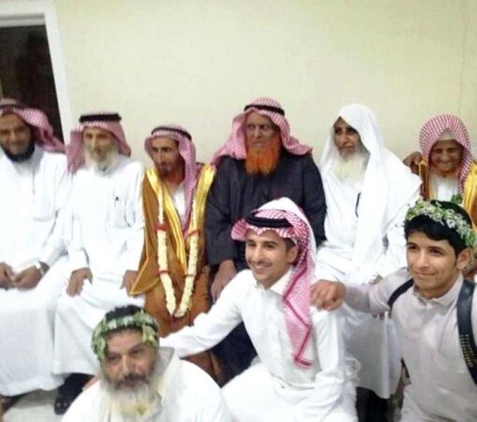 سعودي يتزوج امرأة تصغره بنصف قرن (صورة)