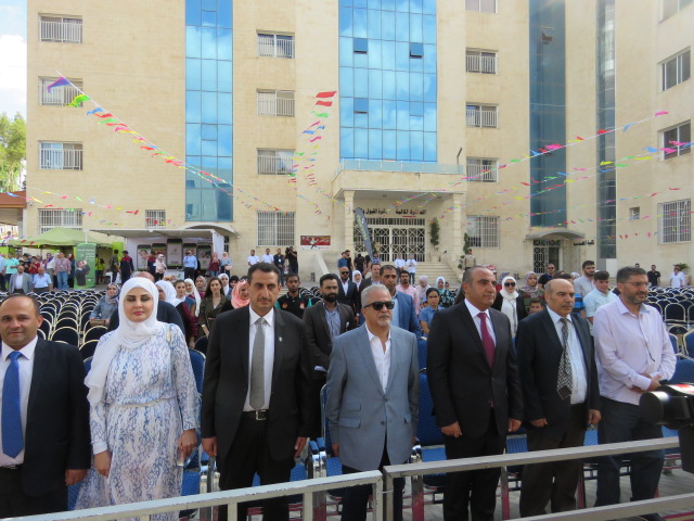 برعاية معالي امين عمان ...جامعة عمان الاهلية تحتضن اللقاء الاول لخريجيها من 25 فوجا في كرنفال احتفالي بهيج 