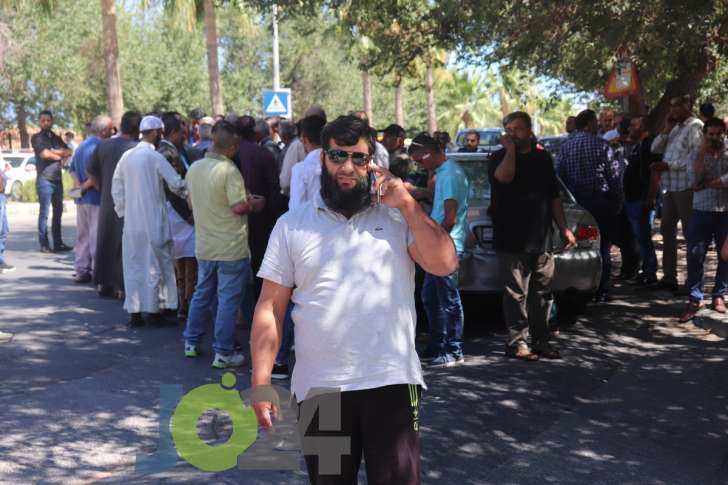 سائقو التكسي الاصفر امام هيئة مكافحة الفساد.. ويطالبون بالتحقيق في ملف النقل وفق التطبيقات الذكية