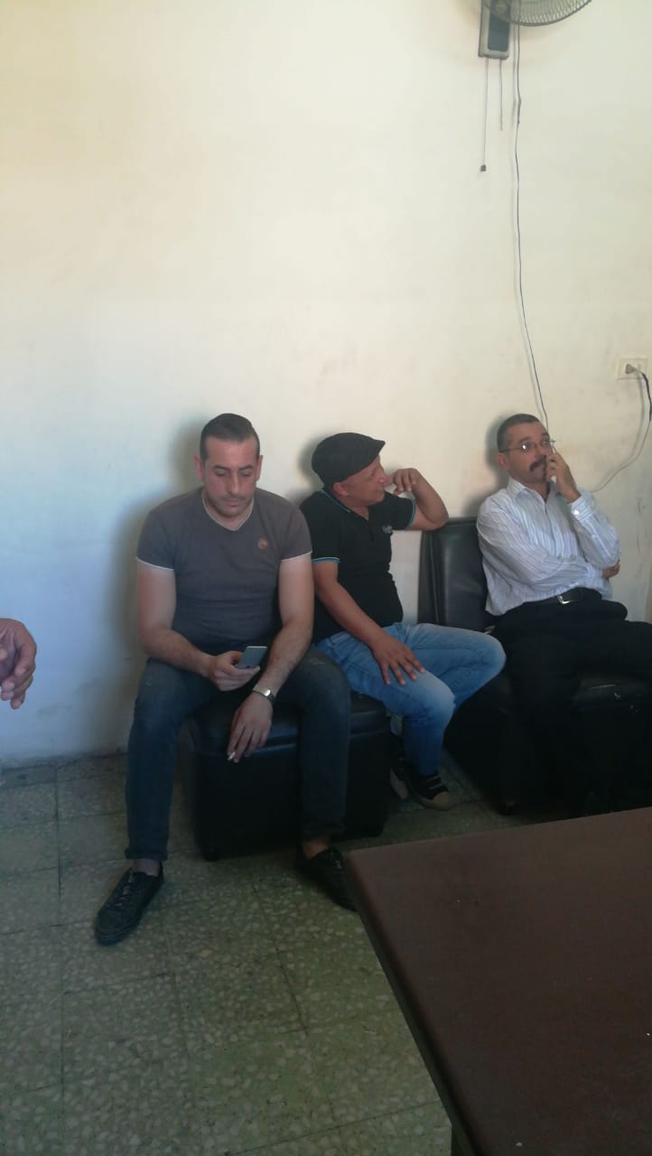 العاملون في المحاكم الشرعية يبدأون اضرابا مفتوحا عن العمل.. ويقولون إنها تشهد شللا - صور