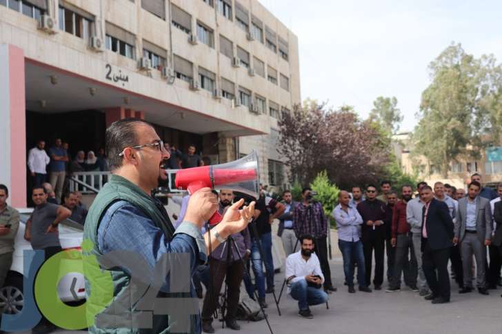 المهندسون العاملون في التربية يعلقون اضرابهم حتى نهاية الشهر القادم