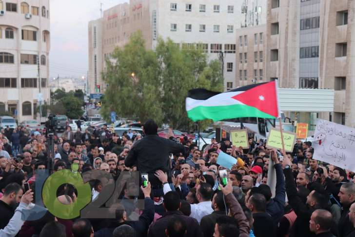 انتهاء اعتصام الرابع بالمطالبة باقالة حكومة الرزاز وحل مجلس النواب - صور وفيديو