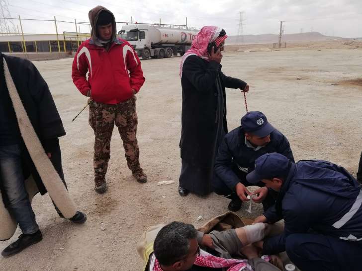 الدكتور العريني يواصل المسير من الطفيلة.. ويعطل اطفاله عن المدرسة - صور