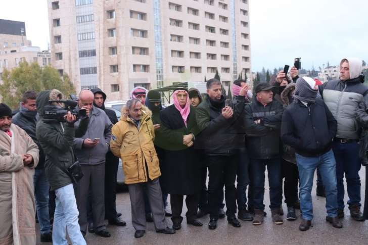 وسط أجواء شديدة البرودة.. اعتصام على الرابع يطالب بالاصلاح ومحاسبة الفاسدين - صور