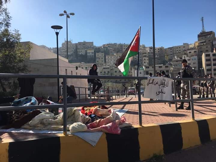 المعطلون عن العمل امام الديوان الملكي: لن نقع في فخّ الوعود مجددا - صور