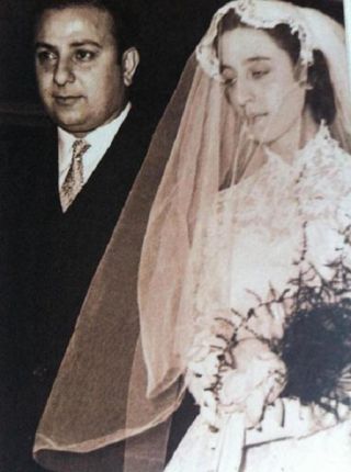 صور نادرة للسيدة فيروز.. شاهدوا كيف بدت في زفافها!