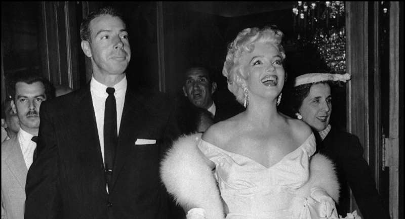 صور جديدة لجثة مارلين مونرو داخل المشرحة