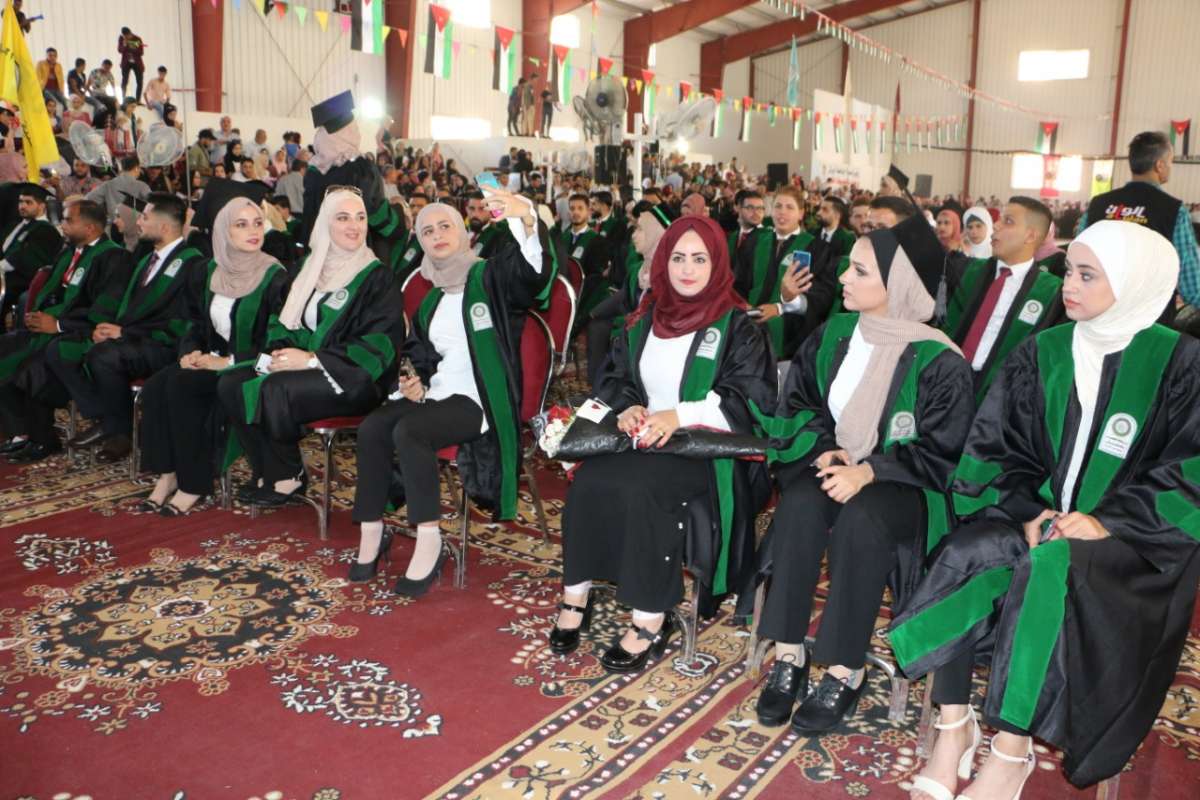 جامعة جرش تحتفل بتخريج الفوج الثالث والعشرين من طلبتها