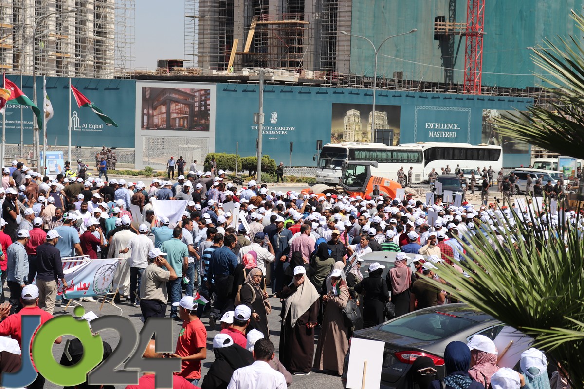 نواصرة يدعو المعلمين للاضراب الكامل عن العمل يوم الأحد القادم - صور