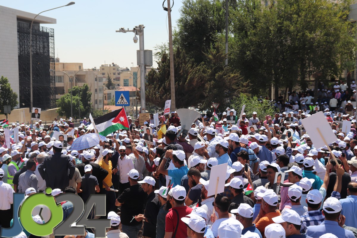 نواصرة يدعو المعلمين للاضراب الكامل عن العمل يوم الأحد القادم - صور