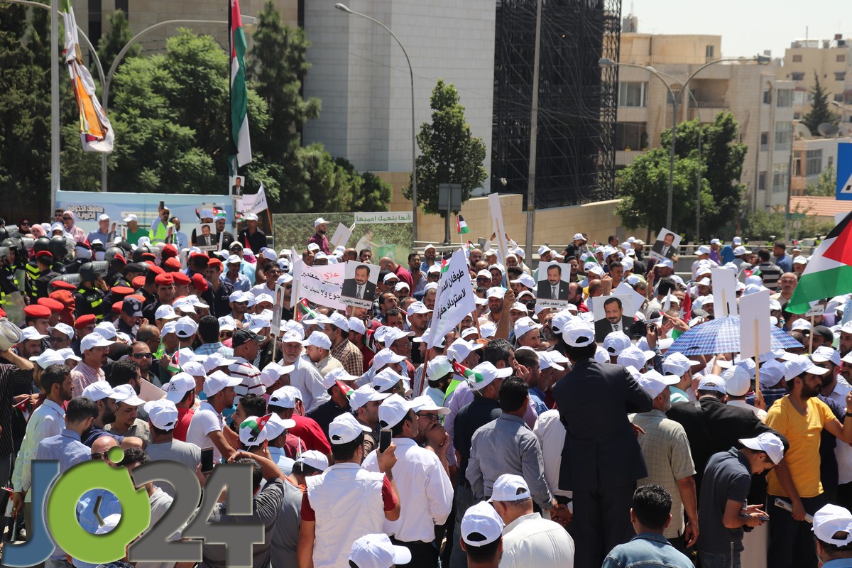 نواصرة يدعو المعلمين للاضراب الكامل عن العمل يوم الأحد القادم - صور