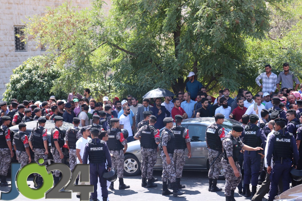 نواصرة يدعو المعلمين للاضراب الكامل عن العمل يوم الأحد القادم - صور