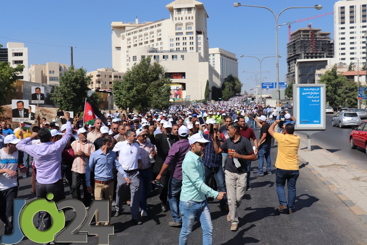 نواصرة يدعو المعلمين للاضراب الكامل عن العمل يوم الأحد القادم - صور