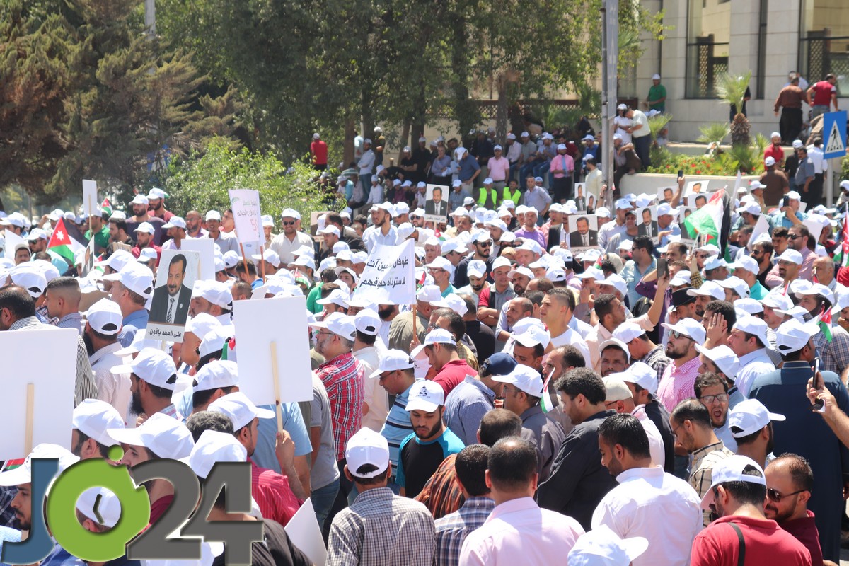 نواصرة يدعو المعلمين للاضراب الكامل عن العمل يوم الأحد القادم - صور