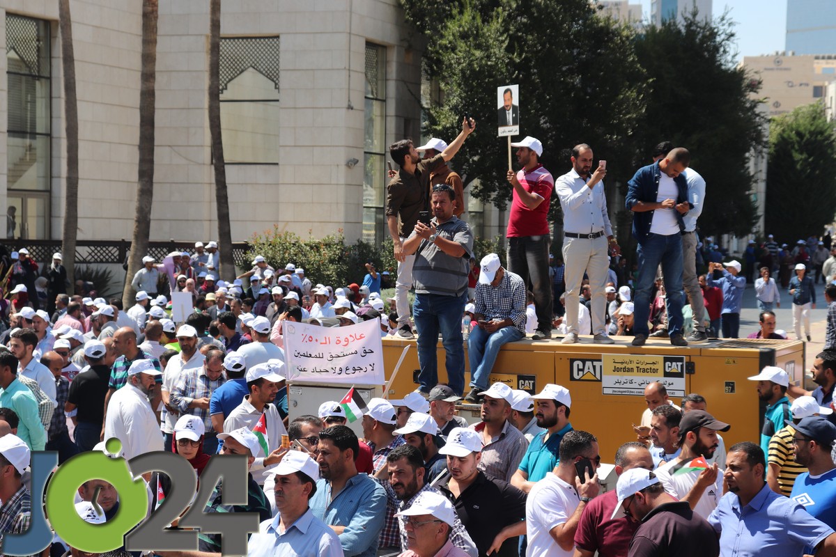 نواصرة يدعو المعلمين للاضراب الكامل عن العمل يوم الأحد القادم - صور