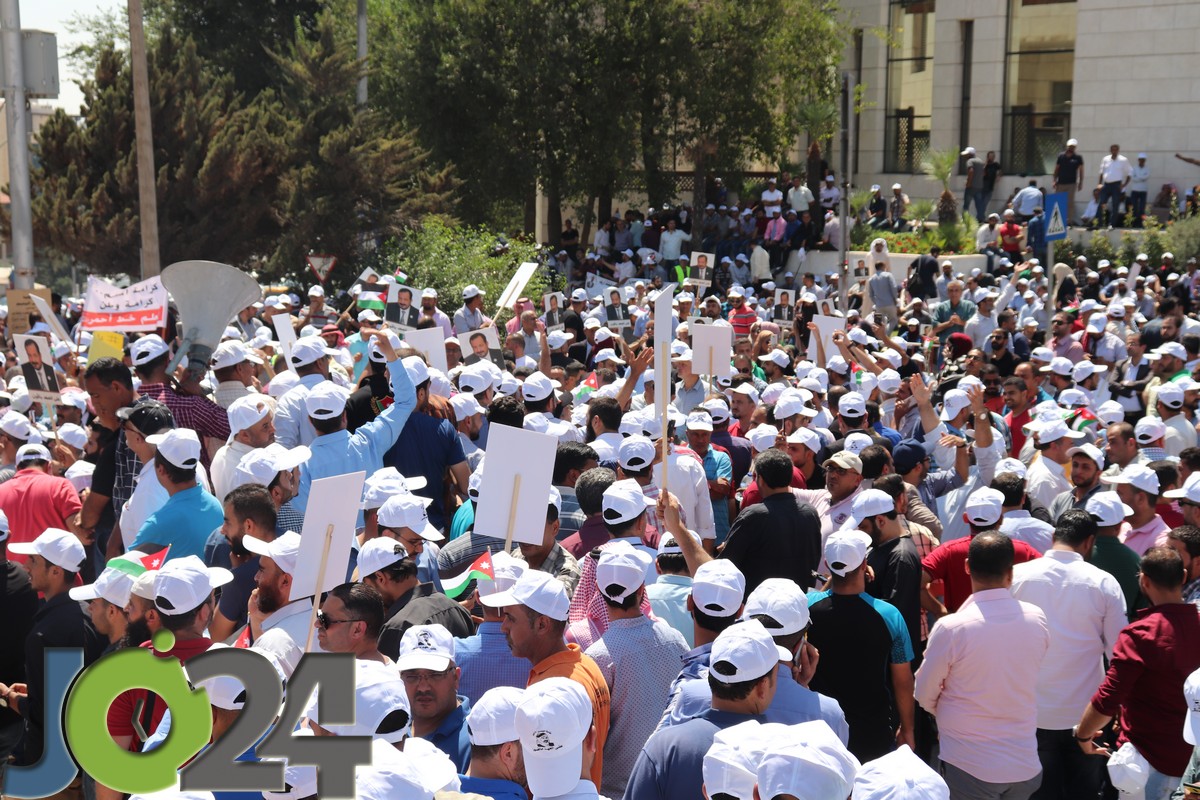 نواصرة يدعو المعلمين للاضراب الكامل عن العمل يوم الأحد القادم - صور