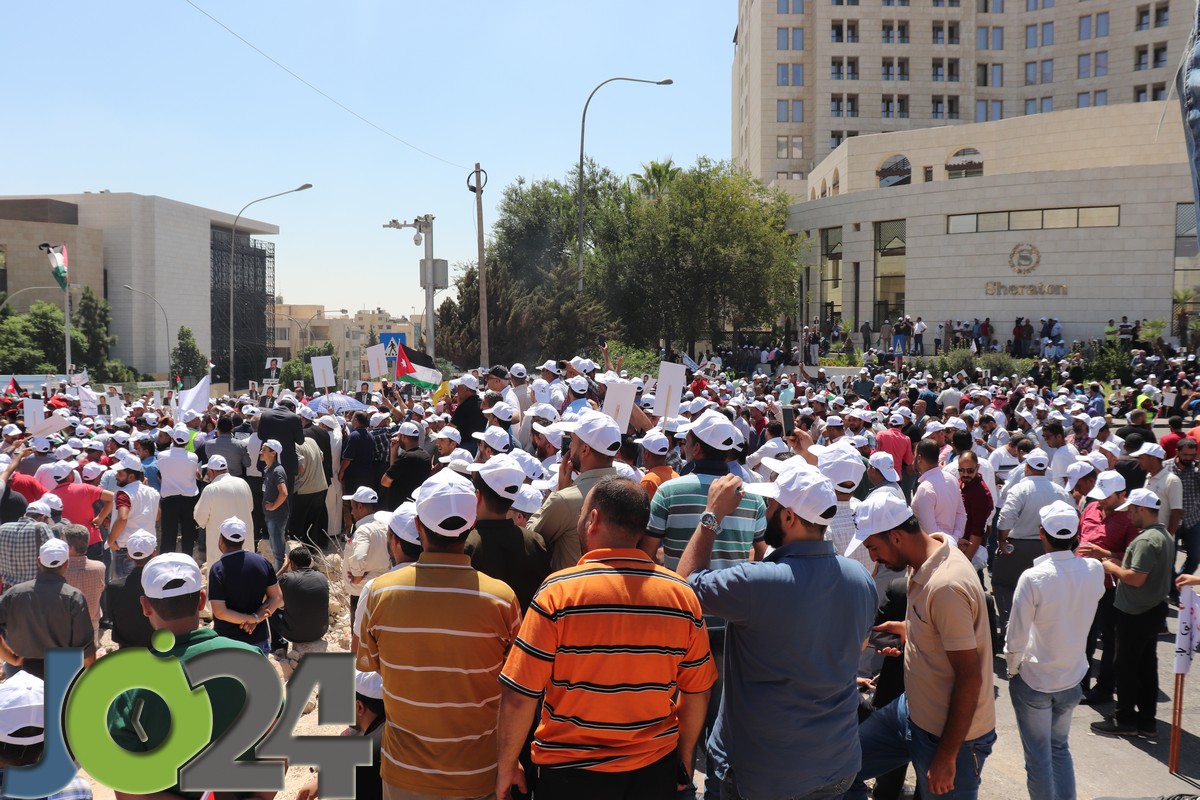 نواصرة يدعو المعلمين للاضراب الكامل عن العمل يوم الأحد القادم - صور