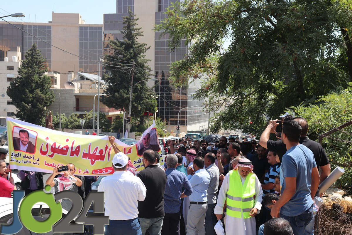 نواصرة يدعو المعلمين للاضراب الكامل عن العمل يوم الأحد القادم - صور