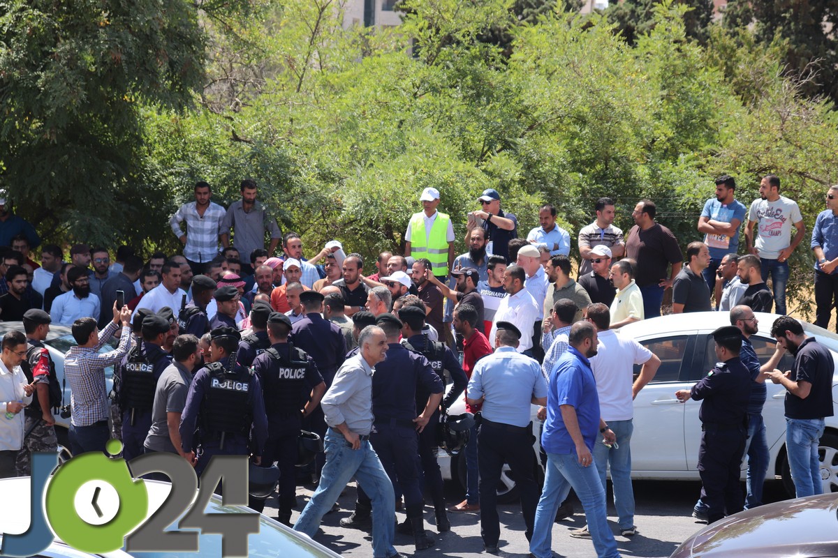 نواصرة يدعو المعلمين للاضراب الكامل عن العمل يوم الأحد القادم - صور