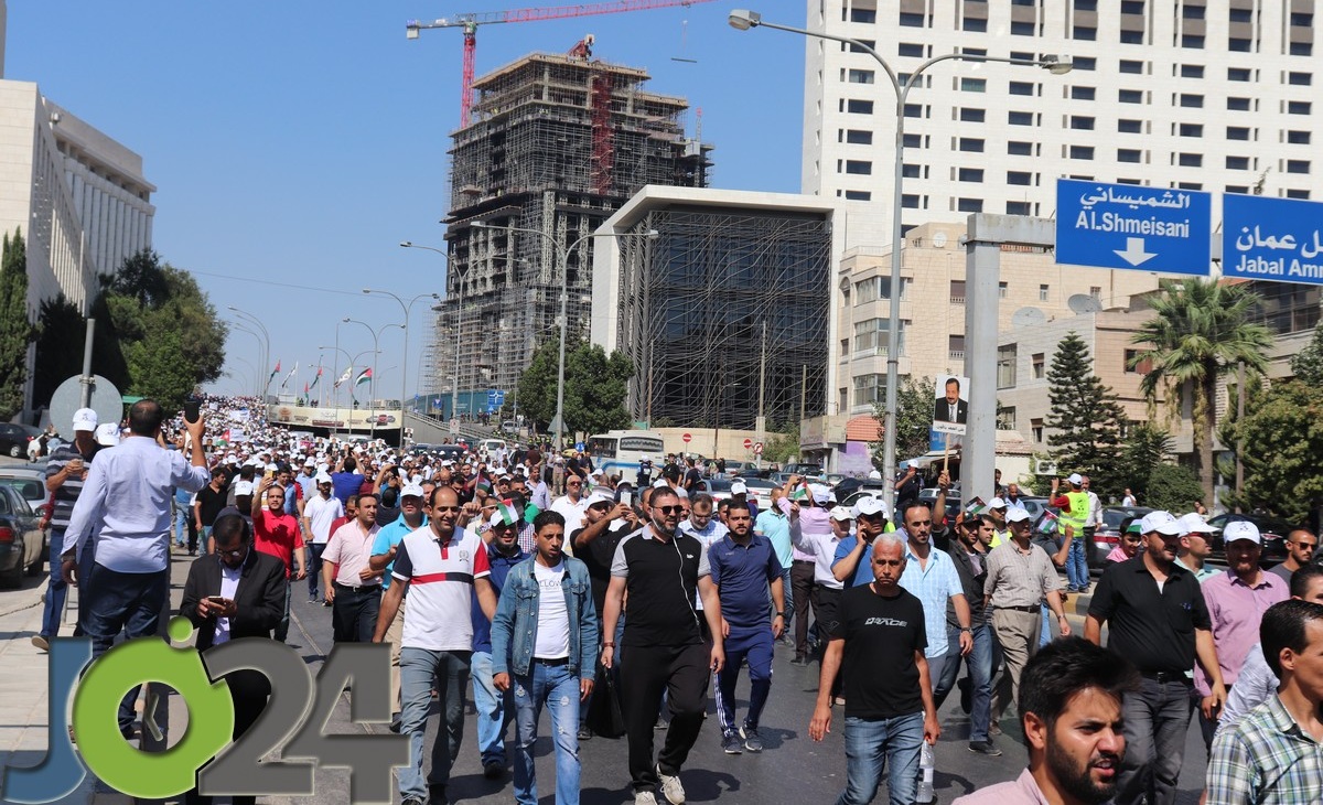 نواصرة يدعو المعلمين للاضراب الكامل عن العمل يوم الأحد القادم - صور