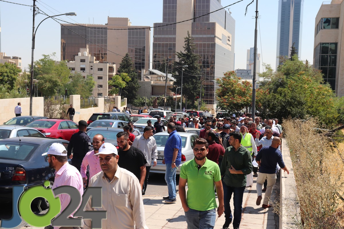 نواصرة يدعو المعلمين للاضراب الكامل عن العمل يوم الأحد القادم - صور