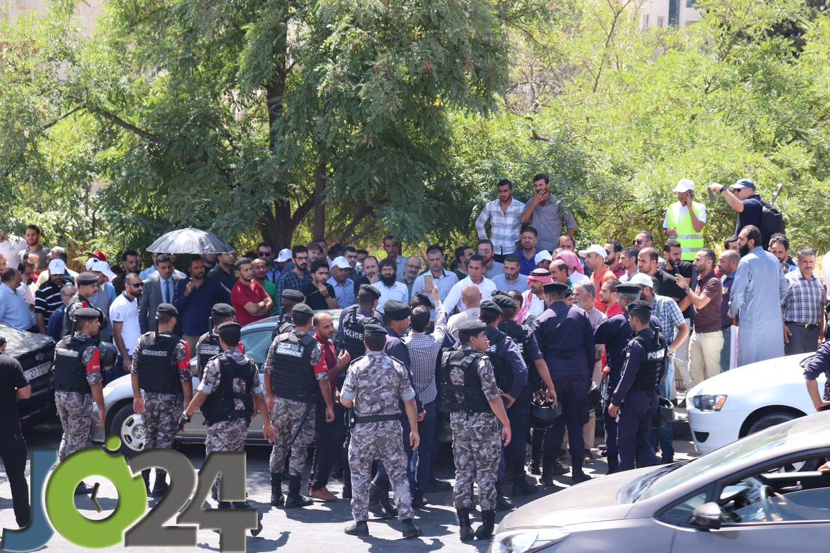 نواصرة يدعو المعلمين للاضراب الكامل عن العمل يوم الأحد القادم - صور