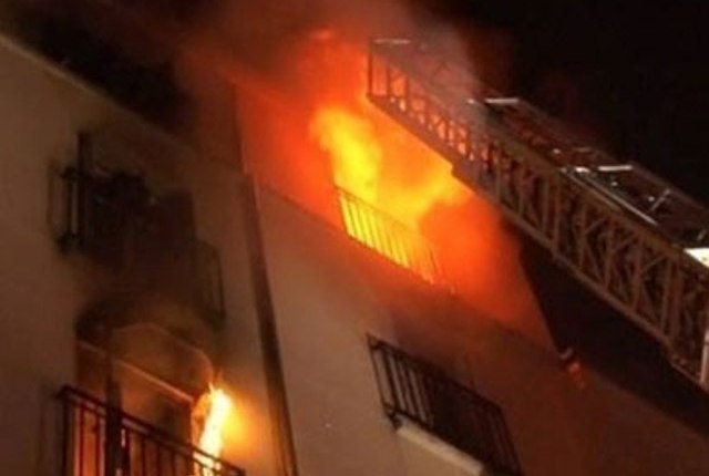 وفاة طفلين وإصابة أربعة آخرين إثر حريق شقة في عمان