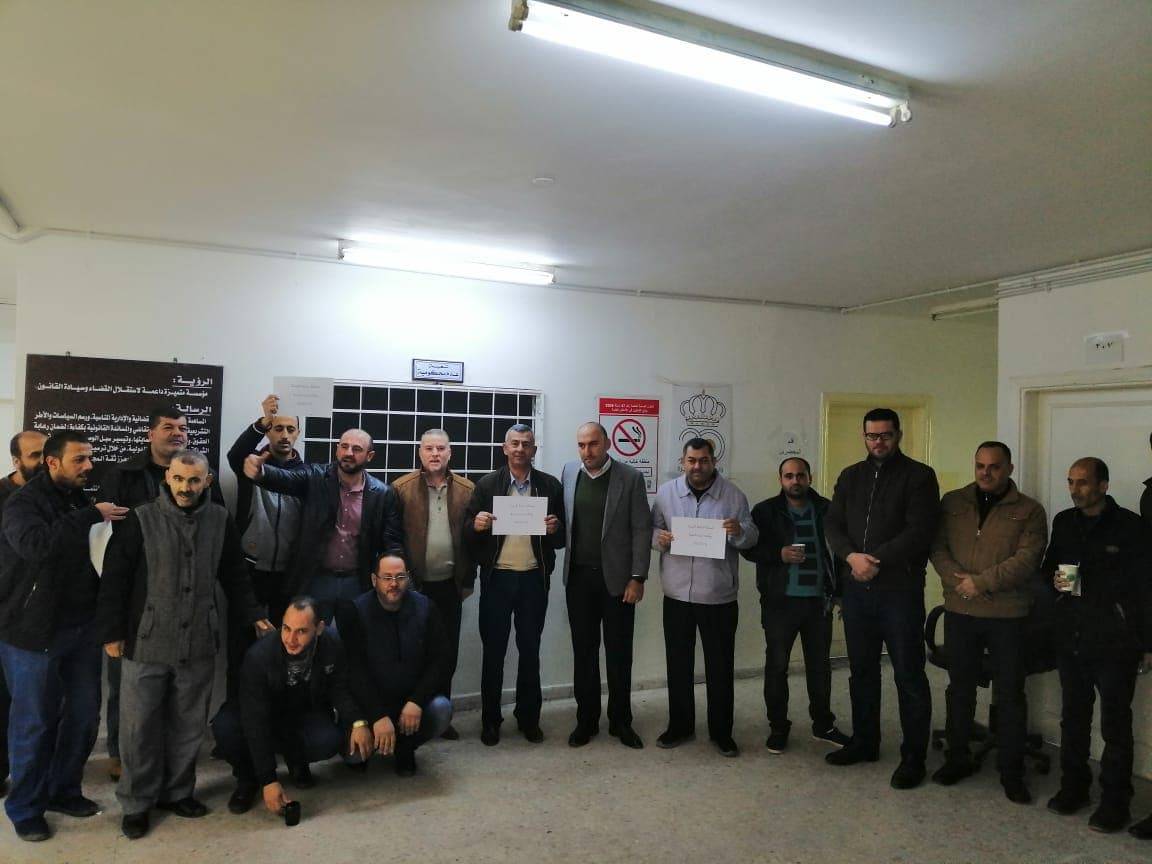 موظفو محاكم في عمان واربد والزرقاء يضربون عن العمل - صور