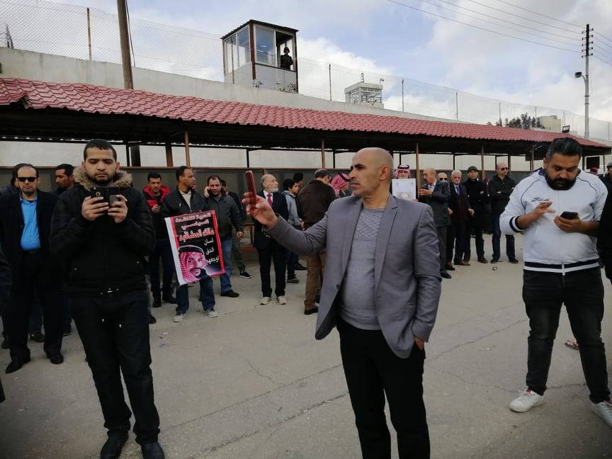 اعتصام حاشد أمام سجن الجويدة للمطالبة بالافراج عن المعتقلين - صور