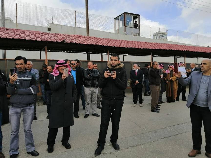 اعتصام حاشد أمام سجن الجويدة للمطالبة بالافراج عن المعتقلين - صور