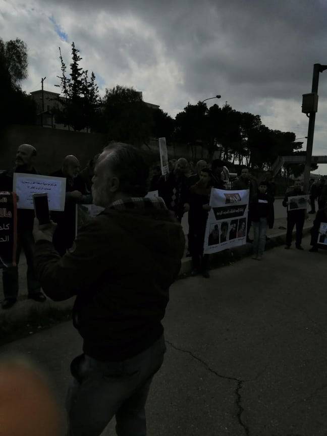 اعتصام حاشد أمام سجن الجويدة للمطالبة بالافراج عن المعتقلين - صور