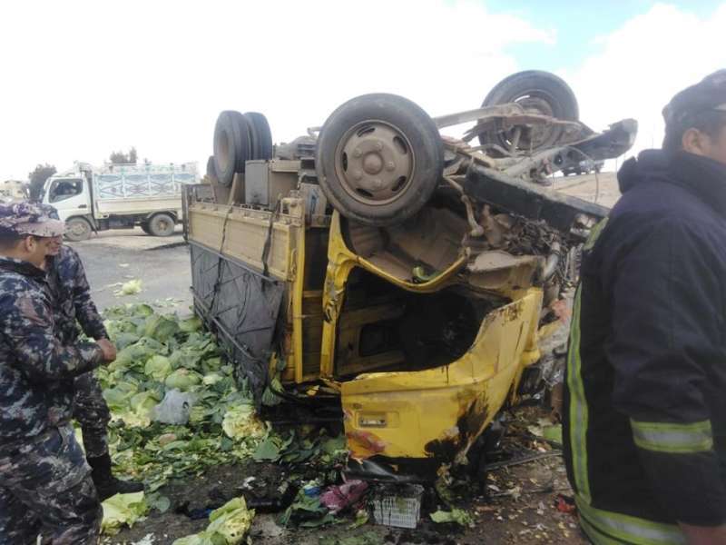 وفاة و ثلاث اصابات اثر حادث تدهور على الطريق الصحراوي