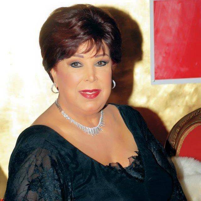 صور: الصلاة على جثمان رجاء الجداوي بعد إيداعها تابوت طبي محكم الغلق