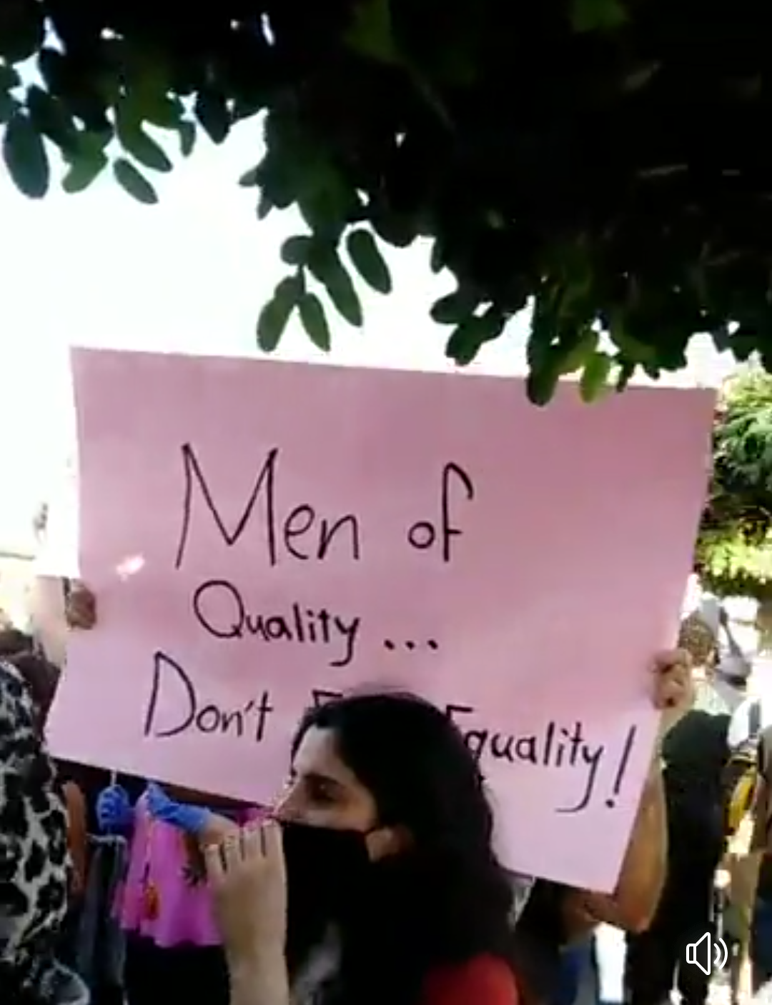 اعتصام أمام مجلس النواب للمطالبة بالقضاء على العنف ضد المرأة_ فيديو وصور