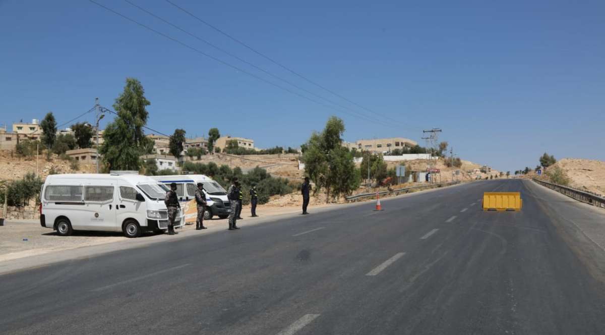 هكذا بدت عمان والزرقاء في الحظر الشامل: التزام تامّ وانتشار أمني - صور وفيديو