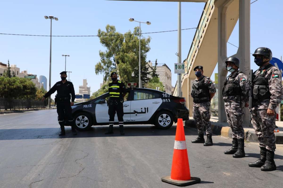 هكذا بدت عمان والزرقاء في الحظر الشامل: التزام تامّ وانتشار أمني - صور وفيديو