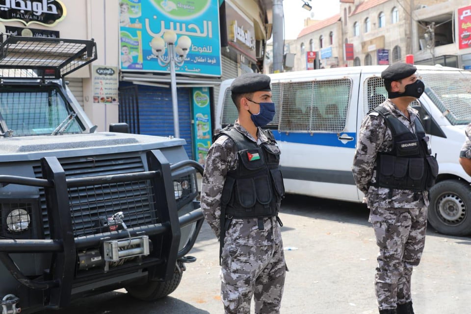 التزام كبير بالحظر في عمان والزرقاء.. وانتشار أمني مكثّف - صور