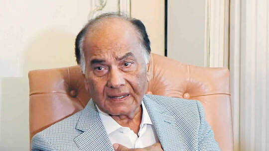 وفاة رجل الأعمال المصري محمد فريد خميس