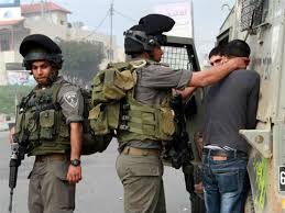 الاحتلال الاسرائيلي يعتقل 10 فلسطينيين بالضفة ويهدم خيم وبركسات شرق بيت لحم