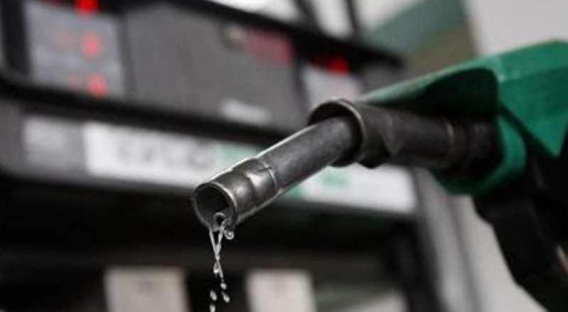 سعيدات يطالب الحكومة بخفض أسعار المحروقات.. ويدعو لانقاذ محطات الوقود