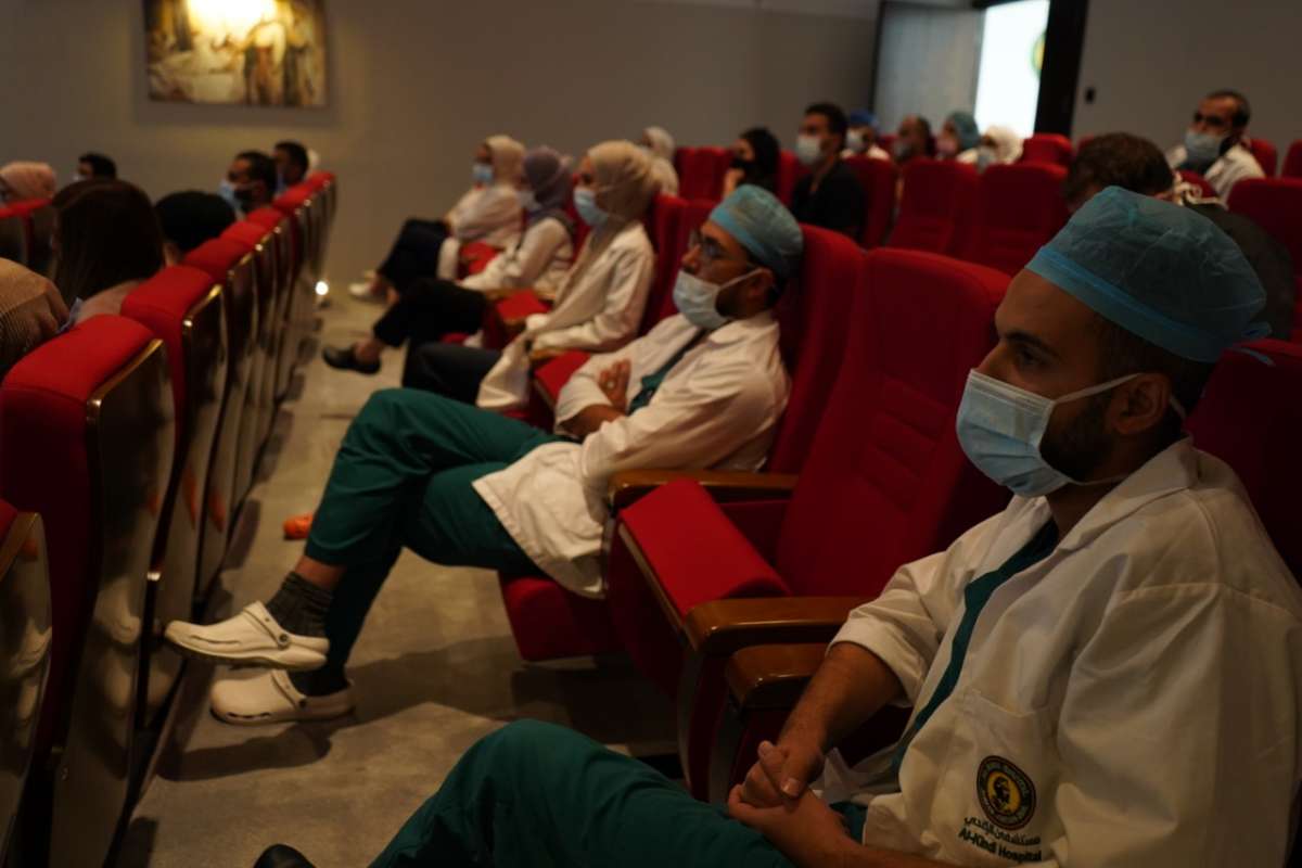 مستشفى الكندي ينظم محاضرة حول رعاية المرضى بعد القسطرة 